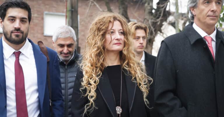 «Ni una ambulancia»: la coordinadora de Swiss Medical dijo que las prestaciones para Maradona las definían Luque y Cosachov