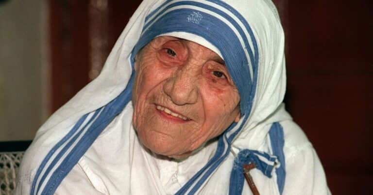 Madre Teresa de Calcuta, santa: “Mientras el trabajo sea más repugnante, mayor ha de ser nuestra fe»