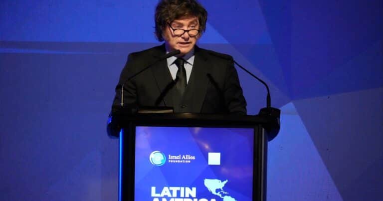 Javier Milei va hoy a los festejos del 4 de julio en la embajada de EE.UU, pero está en duda el viaje para ver a Donald Trump