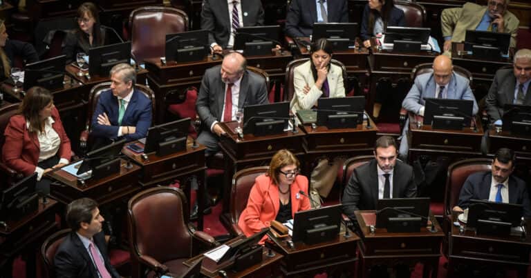 En un clima de máxima tensión, la oposición aprobó en el Senado el pliego de Michelli y ahora define Milei