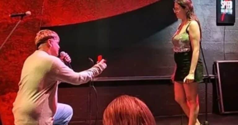 Le propuso matrimonio en pleno show de Daniel Agostini y la respuesta asombró a todos