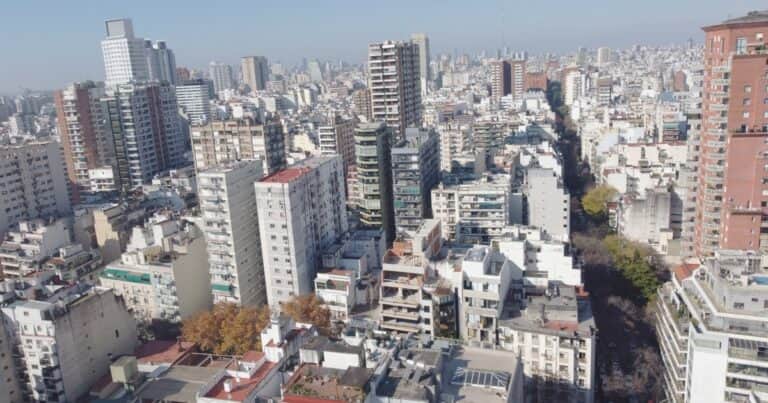 Ingresos en la Ciudad: cuánto ganan los porteños según el barrio y cuál es la brecha entre ricos y pobres