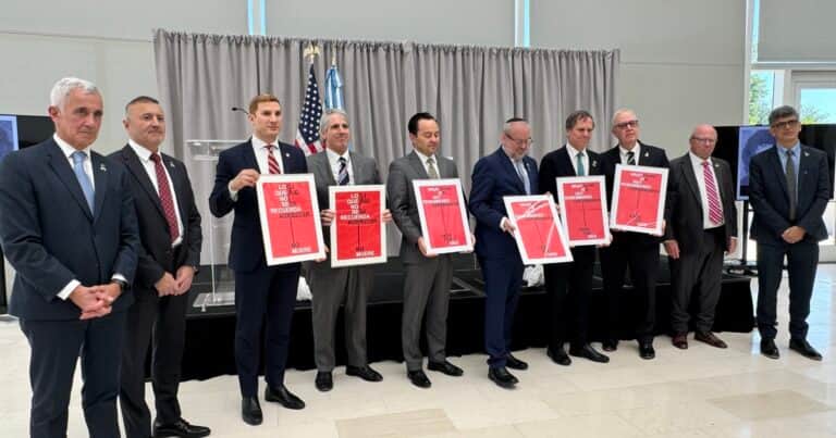 Homenaje a las víctimas de la AMIA en Washington: funcionarios de Trump prometieron ayudar a buscar justicia y combatir el terrorismo