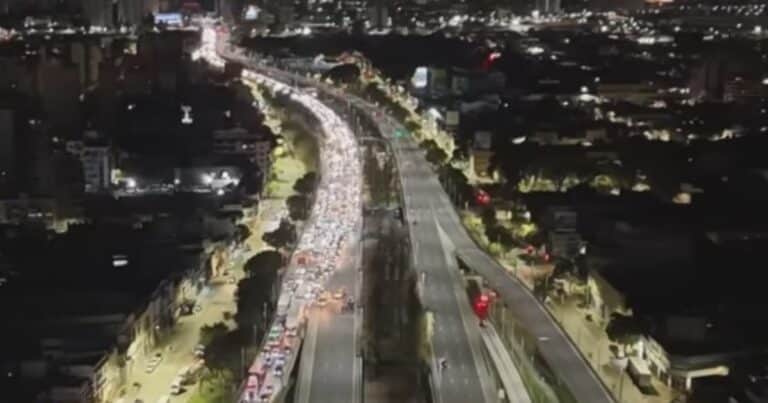 Tiroteo en la Autopista 9 de Julio Sur: murió un hombre en un presunto intento de robo de una moto
