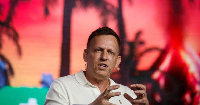 Filtran los secretos de Dialog, el exclusivo club de Peter Thiel que reúne a la élite política y tecnológica mundial