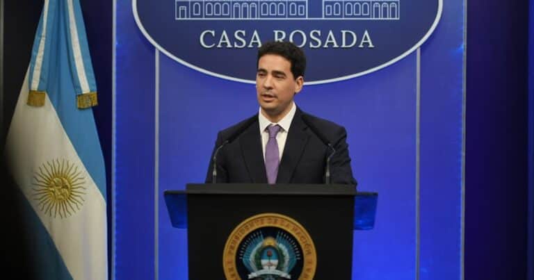 El nuevo vocero de Milei reafirmó el rumbo económico, destacó la alianza con el PRO e intentó dejar atrás el escándalo de Adorni