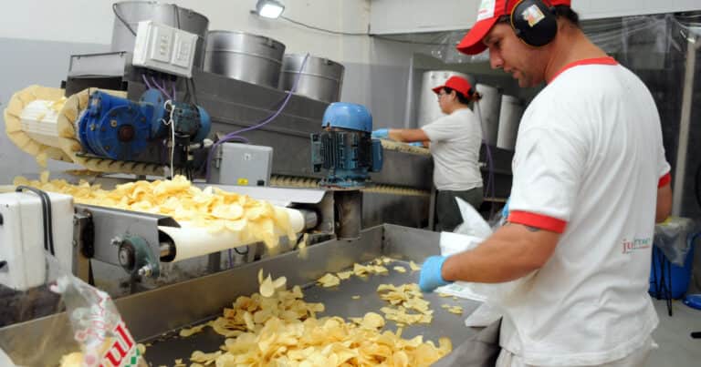 Reforma laboral: un poderoso gremio fue el primero en renegociar su convenio y logró prorrogarlo por un año