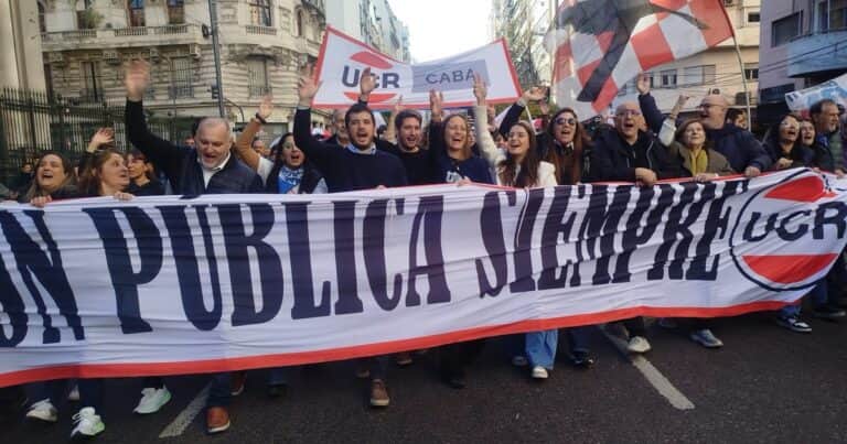 Tras el fallo de la Corte, en el Gobierno dicen que cumplirán con los pagos de «becas y salarios» a las universidades, pero no con la ley completa