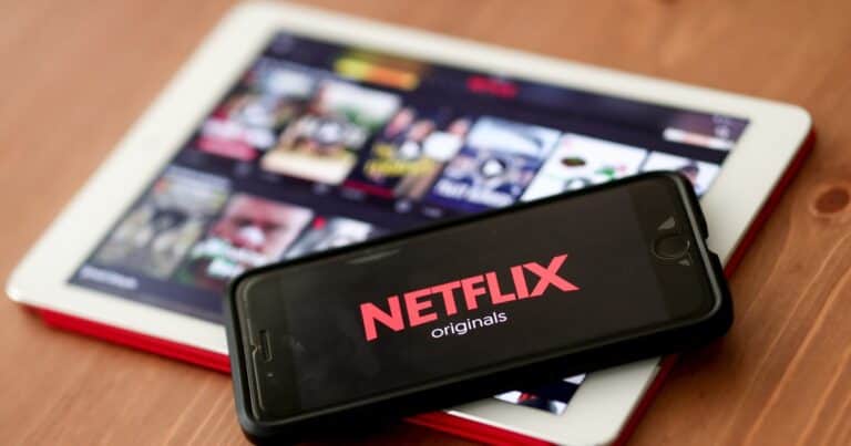 De Netflix a HBO Max: ¿por qué solo una plataforma de streaming permite descargar películas y series en notebooks?