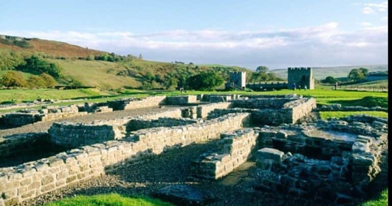 Arqueólogos estudian zuecos romanos de madera de hace 18 siglos y revelan para qué servían