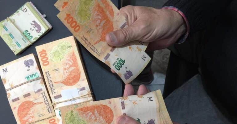 Cuáles son los trabajos que pagan bien pero casi nadie quiere hacer: riesgo, presión y desgaste detrás del sueldo