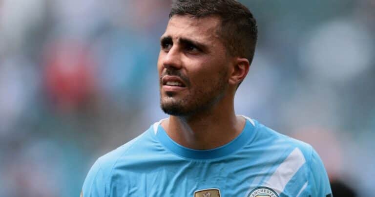 Rodri Hernández, 30 años, futbolista de España: «A los 10 años, si jugaba un partido y no me iba bien, no podía hablar con mis padres en todo el día. Estaba muy enfadado conmigo mismo»