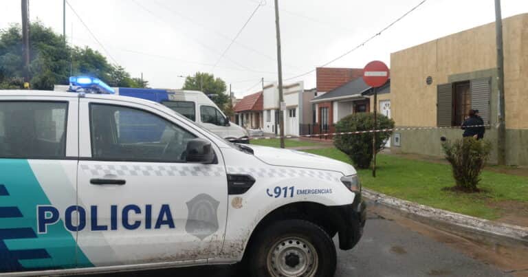 Sangriento robo en Quilmes: mataron a una mujer que trató de defender a su hijo en una entradera