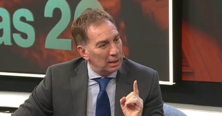 Santilli habló del abrazo triple con Milei y dijo que Adorni «se va a ir a defender a la Justicia sin fueros ni privilegio»