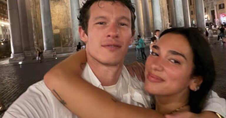 Dua Lipa se sacó una foto muy atrevida durante su luna de miel en Italia