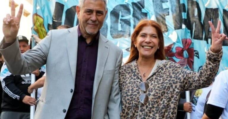 Varios intendentes planean sus sucesiones con esposas y hermanos mientras esperan retocar la ley de reelecciones indefinidas en la Provincia