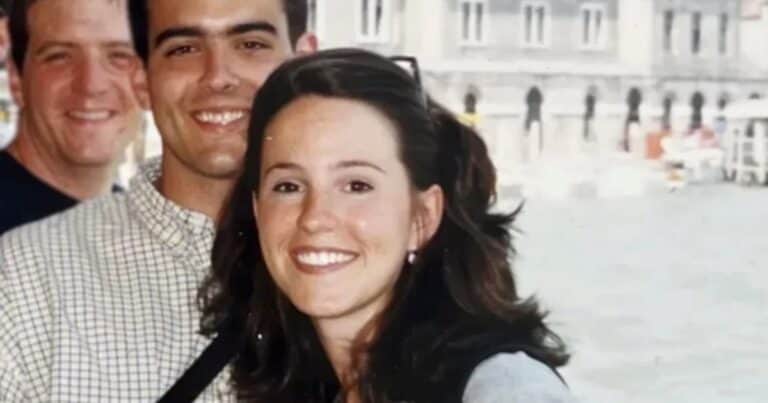 Se conocieron en un viaje en Alemania, se olvidó de pedirle el teléfono y pensó cómo volver a verla: su idea los llevó a 27 años de matrimonio