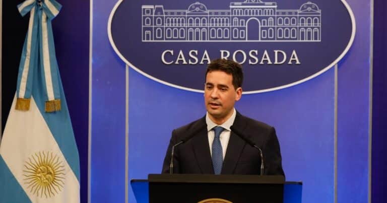 El vocero presidencial celebró los récords productivos del agro y anunció nuevas normas para el sector