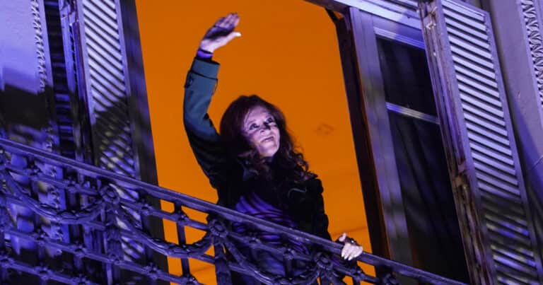 La Corte Suprema confirmó que Cristina Kirchner y los demás condenados en Vialidad deben devolver 685.000 millones de pesos