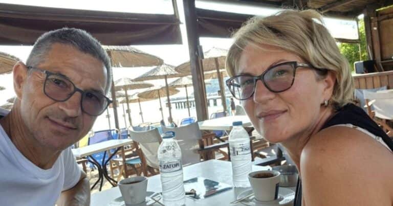 Habló la mujer que sostuvo a su esposo de las piernas cuando se desprendió una ventanilla del avión en pleno vuelo: «Agradezco que esté con vida»