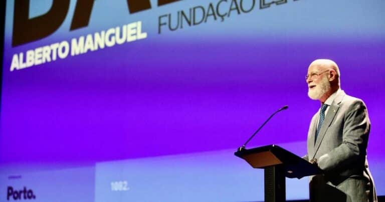 Alberto Manguel: «La literatura nos enseña empatía»