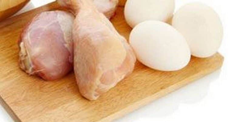 La avicultura argentina celebró su día con récords: se consumen 430 huevos y más de 50 kilos de pollo por persona al año
