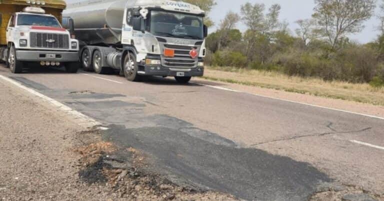 Un gobernador quiere poner peajes a los camiones que van a Vaca Muerta: argumenta que el tránsito pesado creció el 900% en sus rutas