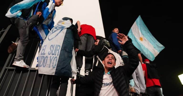 Efecto Mundial 2026: cómo tratar la afonía con recetas caseras tras los festejos