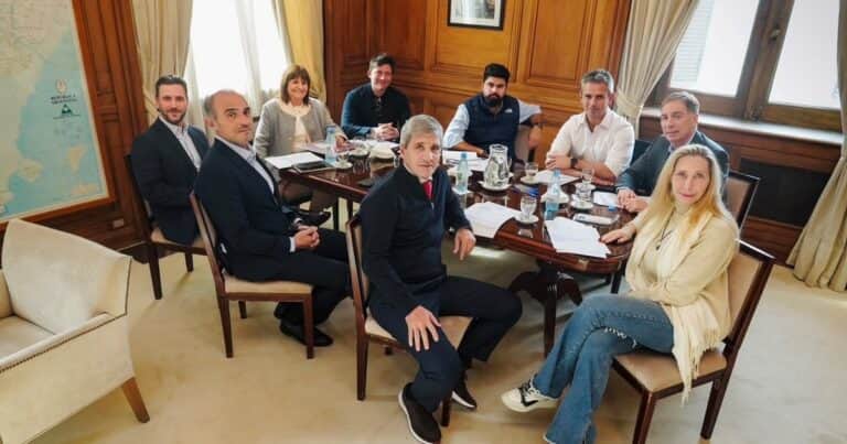 Nueva reunión de la mesa política: clima relajado, agenda legislativa y la obsesión por los cambios en el Banco Central