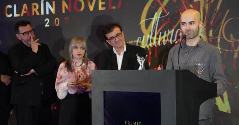 Boom literario en español: el Premio Clarín Novela bate un récord histórico con 1.414 manuscritos llegados desde 35 países