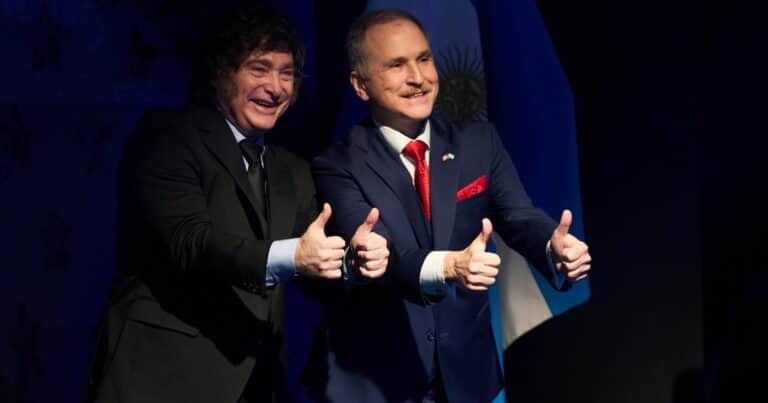 Con un fuerte gesto hacia Washington, Milei fue el primer presidente argentino en celebrar el 4 de Julio con la embajada de EE.UU.