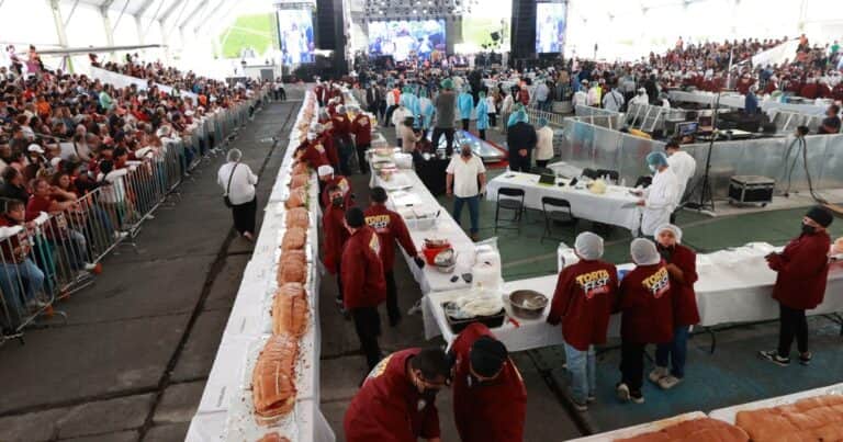 México sigue de racha: el logro de un nuevo récord Guinness, esta vez por la elaboración de una torta de 1,5 toneladas
