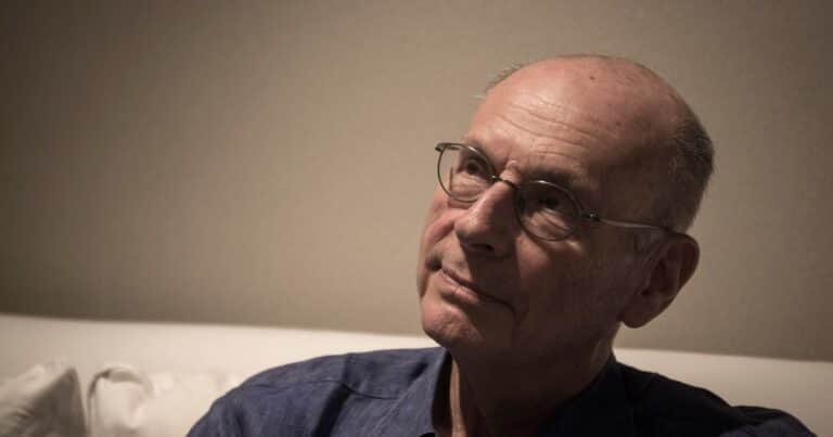 Boris Cyrulnik, psiquiatra: «A los 60, el cuerpo, la memoria y las emociones guardan certezas; ya no podemos engañarnos”