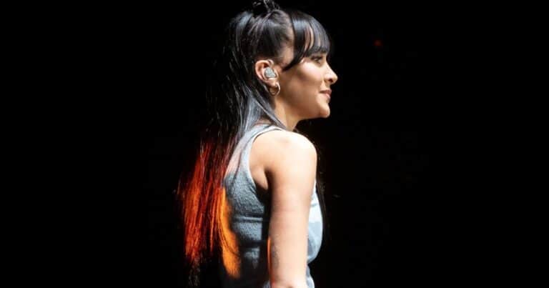 Aitana, a sus 26 años: »Desayuno fuerte, unos huevos, una tostada con tomate y aceite, un poco de pavo, un matcha y un jugo de naranja’