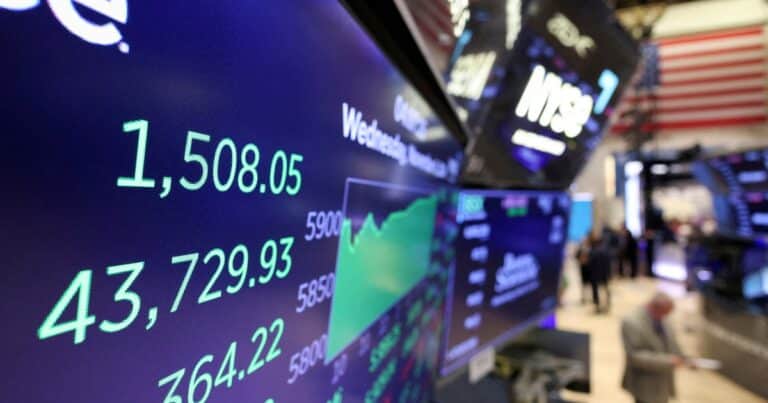 Caen bonos y acciones y el riesgo país pasa los 450 puntos tras las concesiones que tuvo que hacer el Gobierno en el Congreso