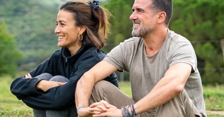 Quim Vicent, osteópata: “El deporte ayuda a reducir el dolor, pero una hora de ejercicio no compensa diez horas de sedentarismo, estrés o falta de descanso”