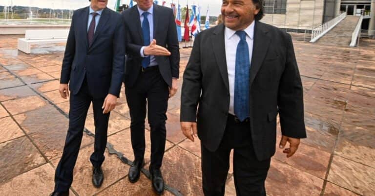 Santilli y Caputo recibirán a los gobernadores del Norte Grande: reducción de tarifas por zona cálida para destrabar el debate por zonas frías