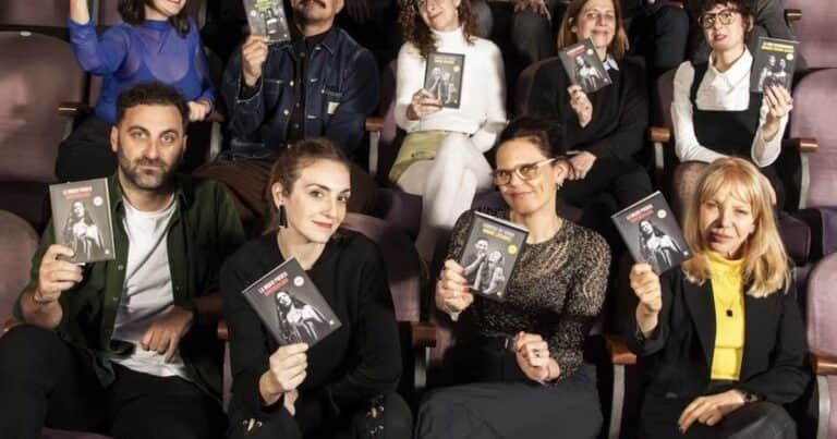 Del escenario a la biblioteca: el auge de los libros de teatro