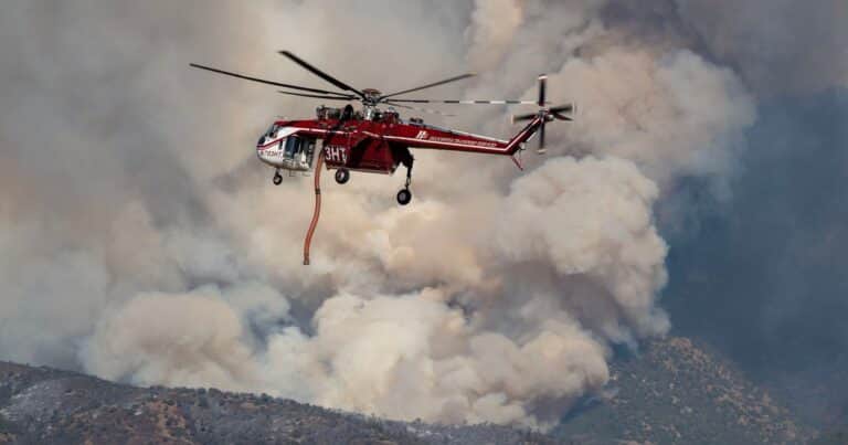 Confirman las muertes de los pilotos del helicóptero que quedó atrapado en medio del incendio forestal, tras estrellarse en Utah