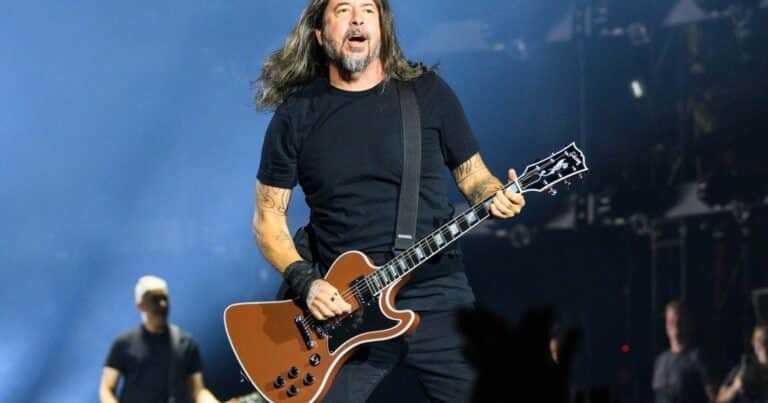 Dave Grohl, exbatería de Nirvana y líder de Foo Fighters: “Después de la muerte de Kurt Cobain me fui solo a Irlanda y lo único que quería era desaparecer hasta que vi a un chico con una camiseta del grupo”