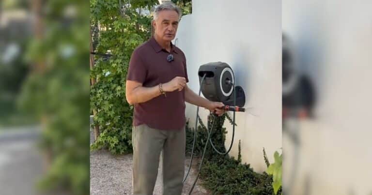 José González, jardinero, sobre el cuidado de las plantas: «Es mejor regar por la mañana antes de que salga el sol, para que la tierra esté húmeda durante el día»