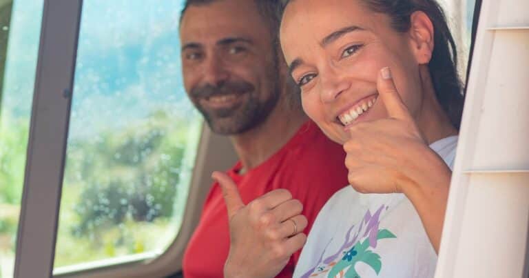 Jose y Patri, viven en una autocaravana: «Para estar pagando un alquiler, es mejor pagar una caravana, y el día que la vendamos se recupera la inversión que hemos hecho»