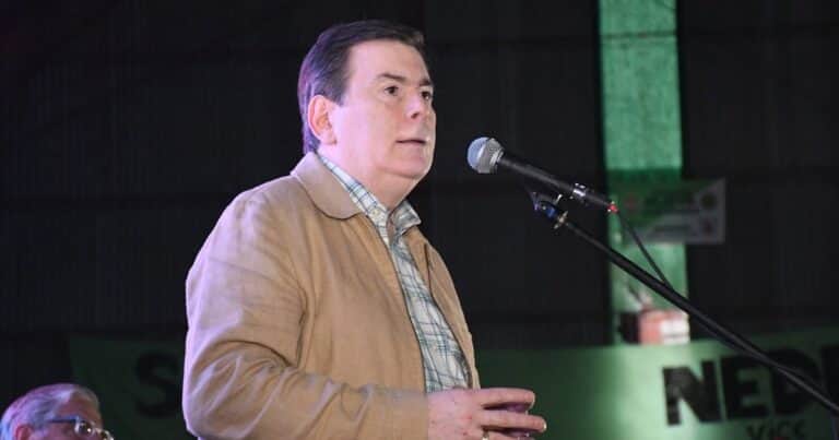 Gerardo Zamora tildó de «colaboracionistas» a cuatro gobernadores y aseguró que le pidieron plata a Milei para pagar aguinaldos a cambio de apoyar la política económica