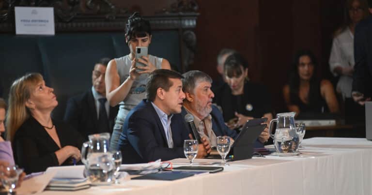 Dos senadores explotaron por la interna peronista: «¡Me tiene podrida!», «¡que se dejen de hinchar las pelotas!»