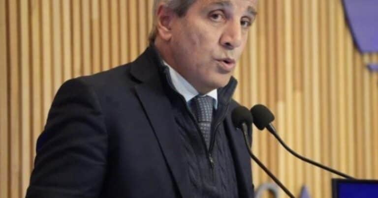 Caputo y una definición de cara a las elecciones del año que viene: «No vamos a tener problemas con el dólar»