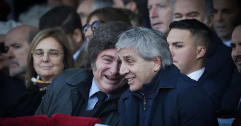 «Consejo de amigo, retirate»: Luis Caputo le recomendó a Kicillof que no se presente en 2027 si se reforma la carta orgánica del Central