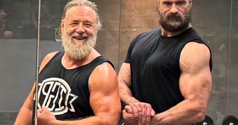 Russell Crowe entrenó con Drew McIntyre, la estrella de la WWE: «Un buen chico. Buena gente de verdad. Estamos terminando el rodaje de The Last Druid, llevamos filmando en España desde mayo»