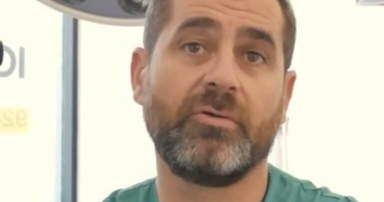 Manuel Martín Luque, odontólogo: «La boca nos permite ver algo que en el resto del cuerpo permanece oculto: cómo está envejeciendo nuestro colágeno»