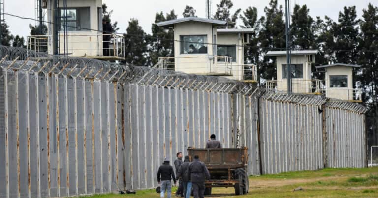Un preso pidió una extracción de semen y su abogado hizo una presentación: “Sólo requiere un espacio reservado dentro de la unidad»