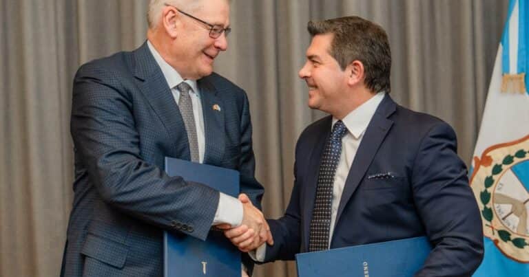 En un acuerdo inédito para la minería argentina, Vicuña le adelanta a San Juan US$ 250 millones para obra pública